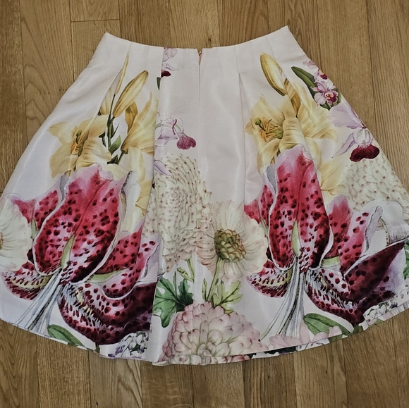 TED BAKER Tulip Pale Pink Floral Skirt Size 2 XS - S - Picture 2 of 4